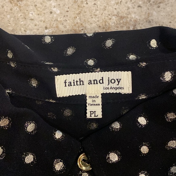 Faith & Joy Geometric Pattern Blouse Size Large Petite - Picture 7 of 7